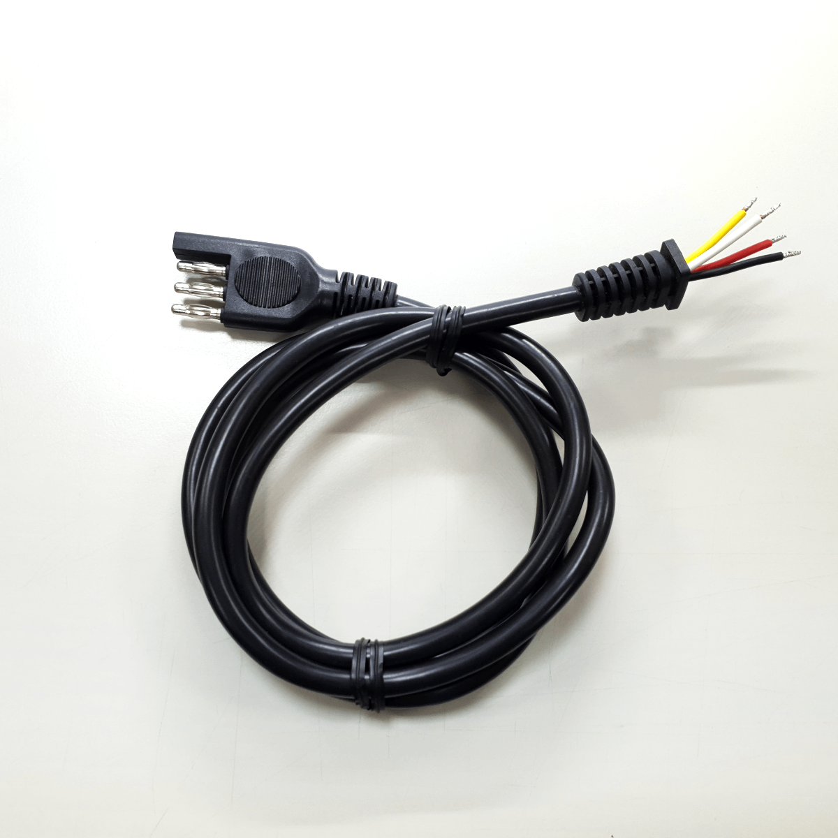 バッテリー充電システム ホスト ケーブル